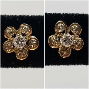 14kt gold diamond studs